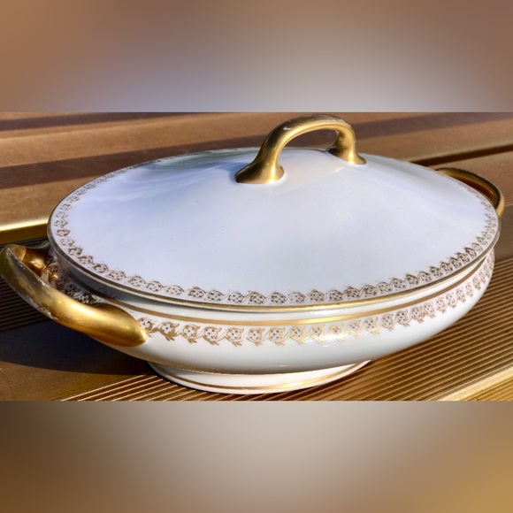 Vintage Early 1900s OLD ABBEY LIMOGES France Lidded Gold Trim Vegetable Bowl - Picture 7 of 10